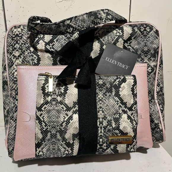 ELLEN TRACY Gift Set - Three (3) Bags of Varying Sizes Faux Snakeskin & Pink - Picture 1 of 3